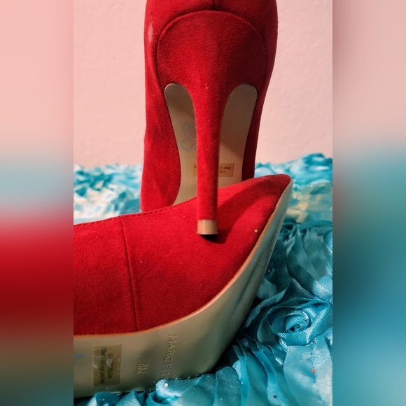 Red Heels 👠 - Picture 5 of 6